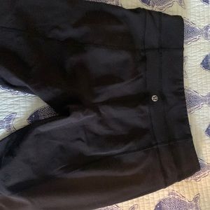 LULULEMON ATHLETICA black reversible Wunder Under legging w/waist pocket. 6. EUC